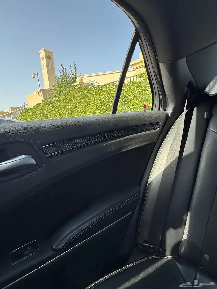 كرايسلر 300 SRT 6