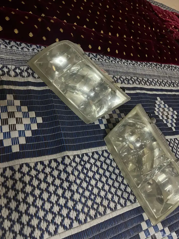 للبيع شمعات فورد فكتوريا من موديل 2005الى 2012 18