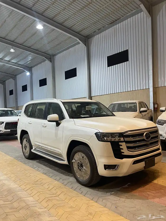 لاندكروزر جكسار GXR L4 2025 1