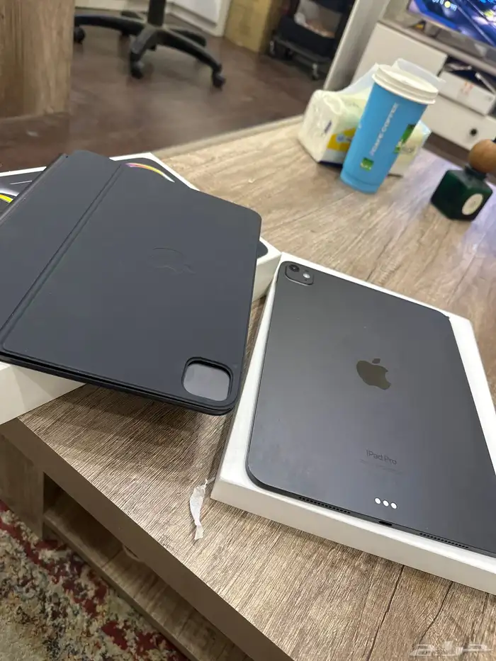 ايباد برو ( M4 11in ). 256GB واي فاي   وكيبورد مجك من أبل 1