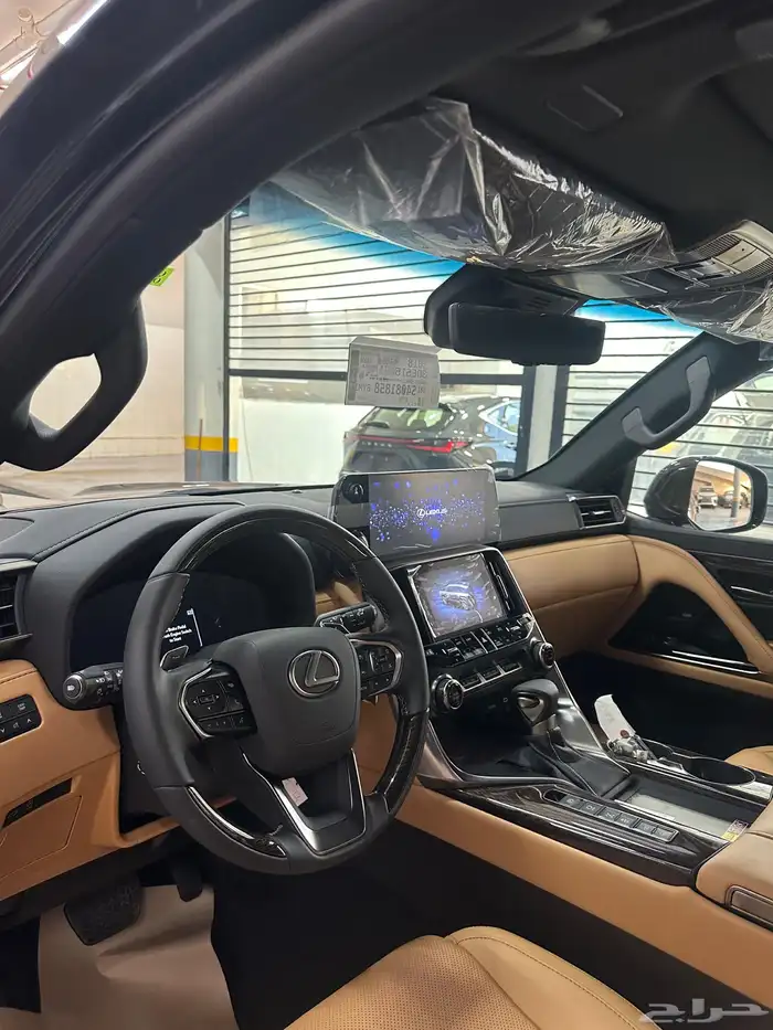 لكزس LX600 4