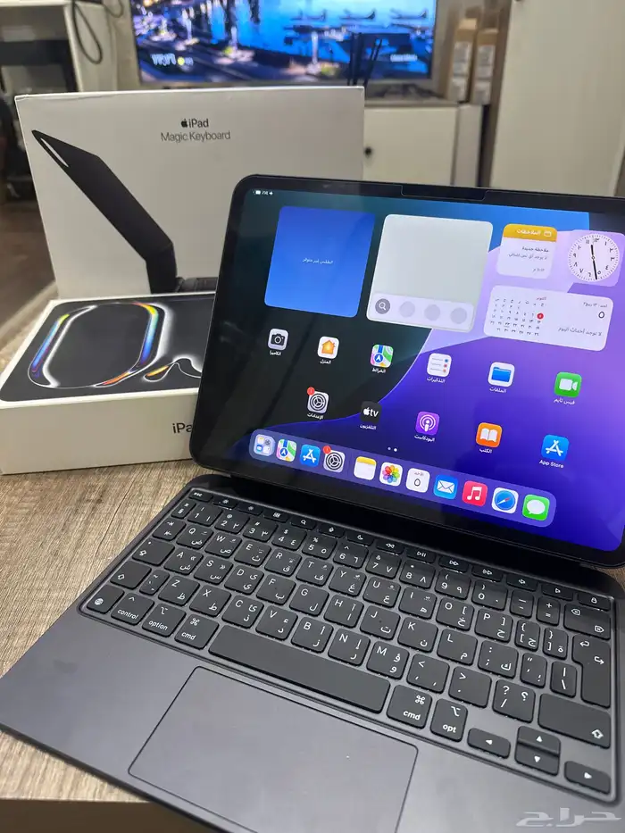 ايباد برو ( M4 11in ). 256GB واي فاي   وكيبورد مجك من أبل 2