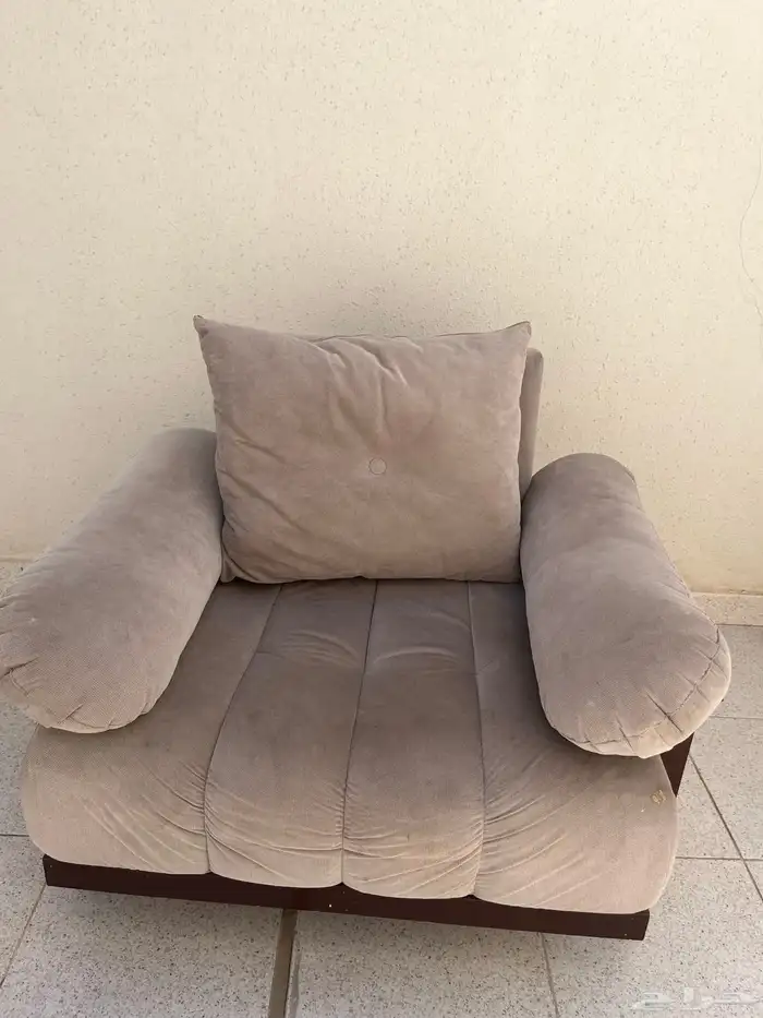 للبيع كنب منزلي وشرط جديد مستخدم فقط 6 شهور 1