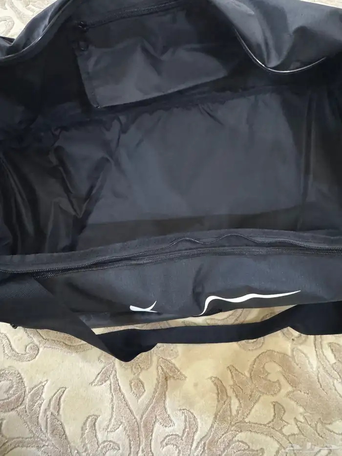 شنطة من نايك الاصلي استخدمتها مره واحده فقط 3