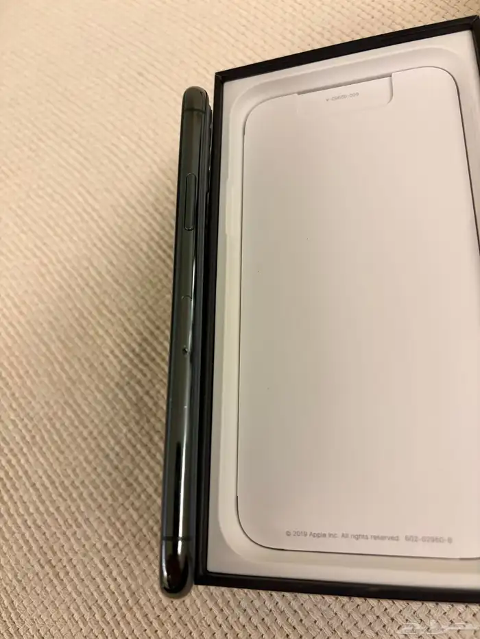 Iphone 11 Pro ( midnight green) 4
