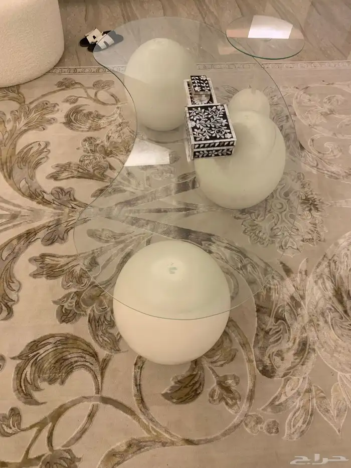 للبيع طاوله شبه جديده مع ملحقاتها 0