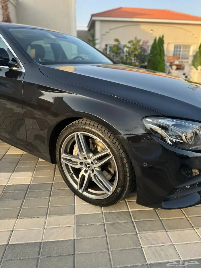 مرسيدس E300 (مخزنه) 1