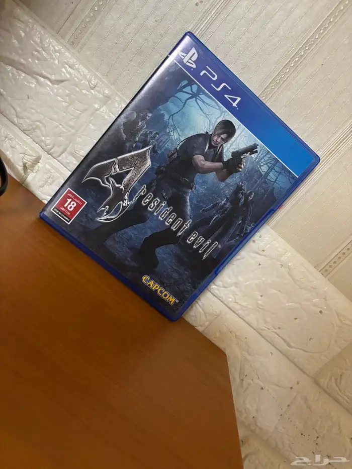 سوني 3 مع يدتين و سلكين شاحن ومع شريط سوني 4 2