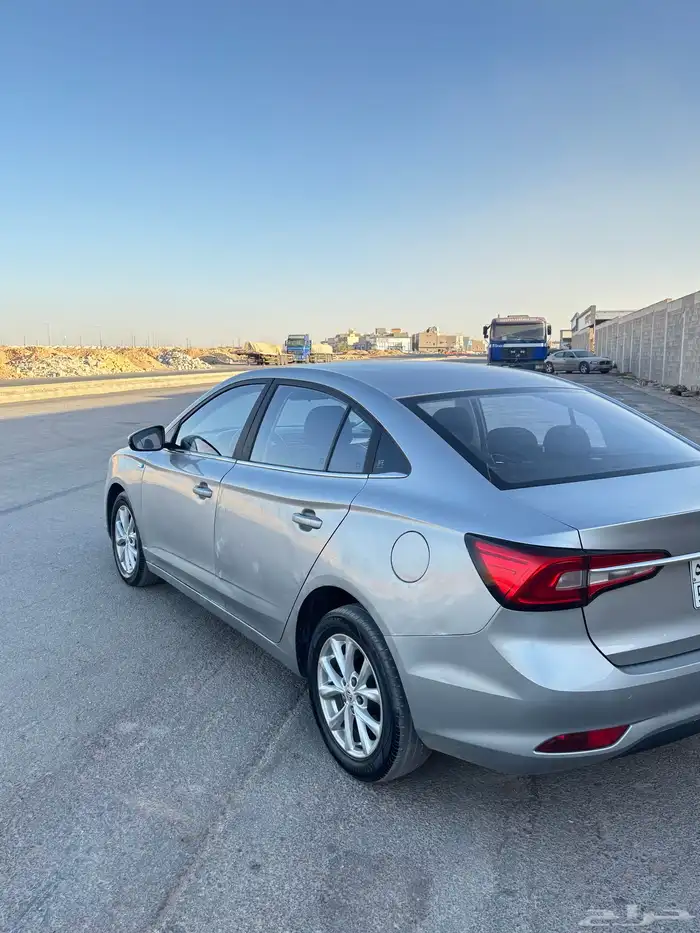 ام جي5 2023 4