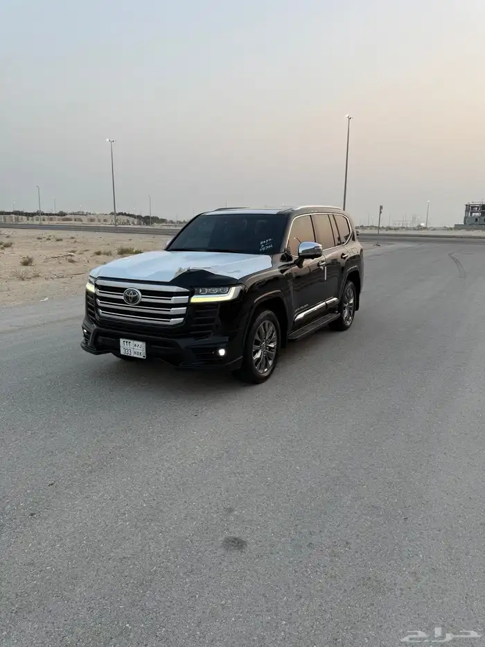 فكسار فل كامل اسود داخليه احمر 0