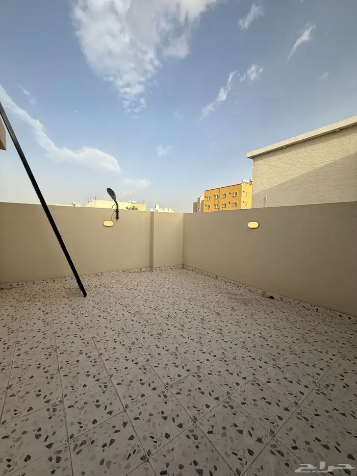 للبيع ارواف علويه وارواف ارضيه ببايكة سيارة ف شمال الخميس 48