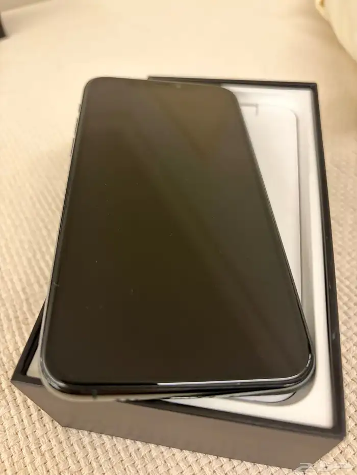 Iphone 11 Pro ( midnight green) 2