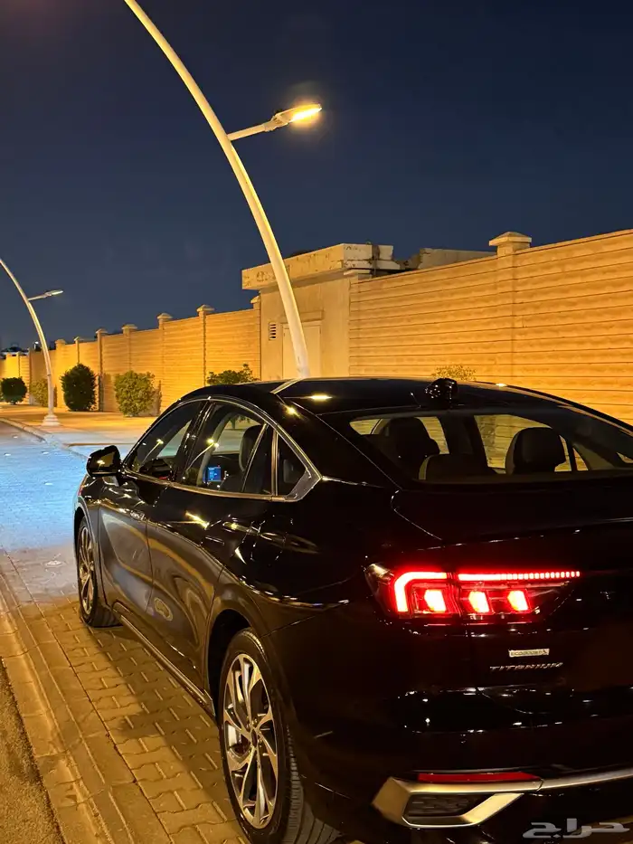 فورد تورس 2023 تيتانيوم فل كامل 8