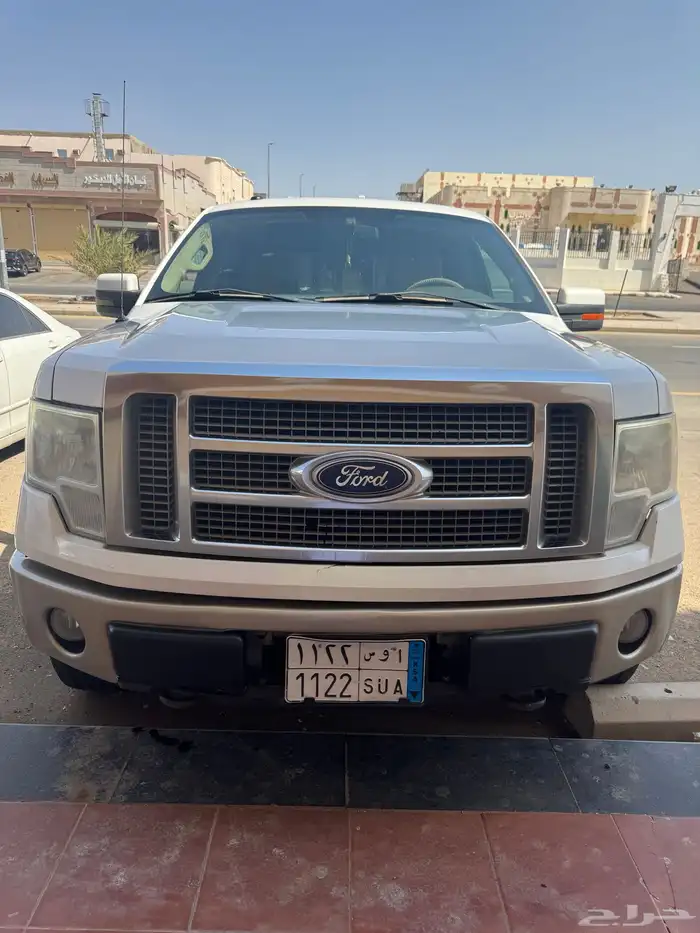 فورد اف 150 نظيف مجهز للرحلات 1