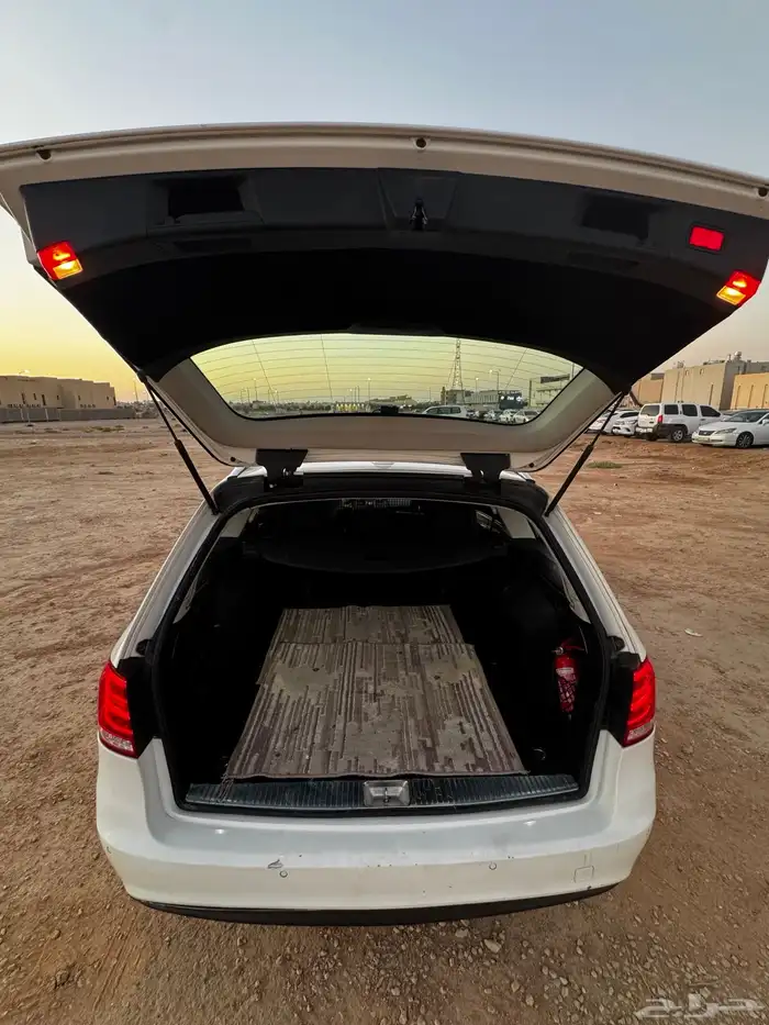 Mercedes Benz E200 Wagon 5