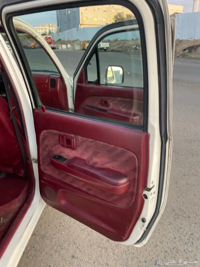 هايلوكس 2001 GLX ماشيه 287 الف فقط 9