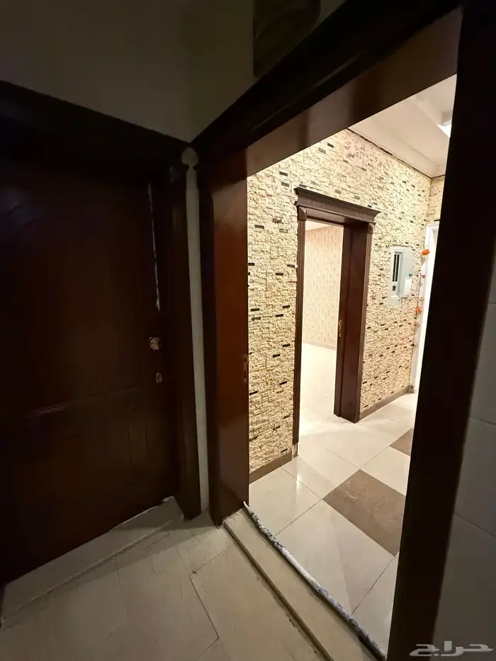 شقه فاخره للبيع 2