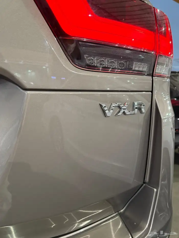 لاندكروزر VXR 2022 ديزل 9