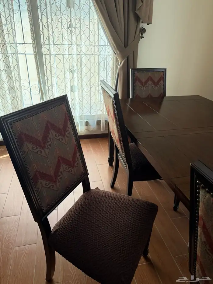 طاولة طعام وبوفيه وستاير 4