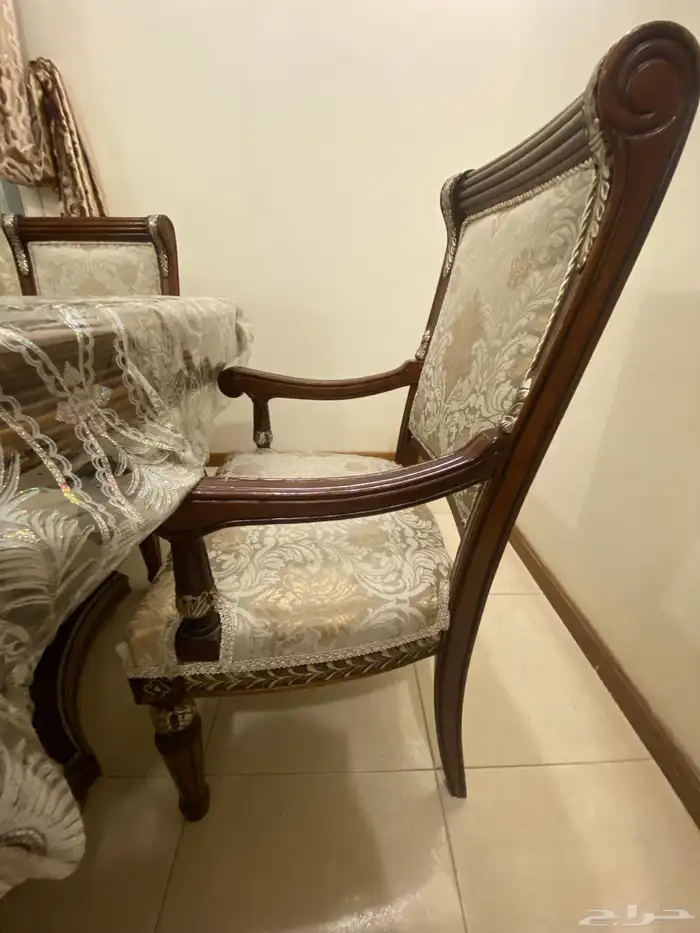 طاولة سفرة مع بوفيه كلاسيكية 1