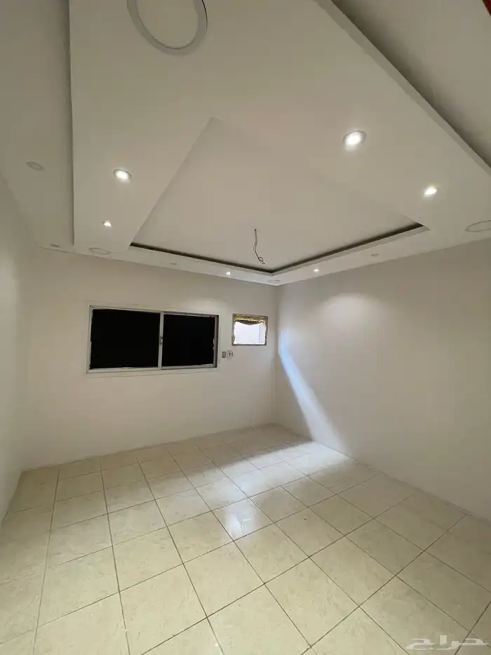 للبيع عماره في حي غرناطه 8
