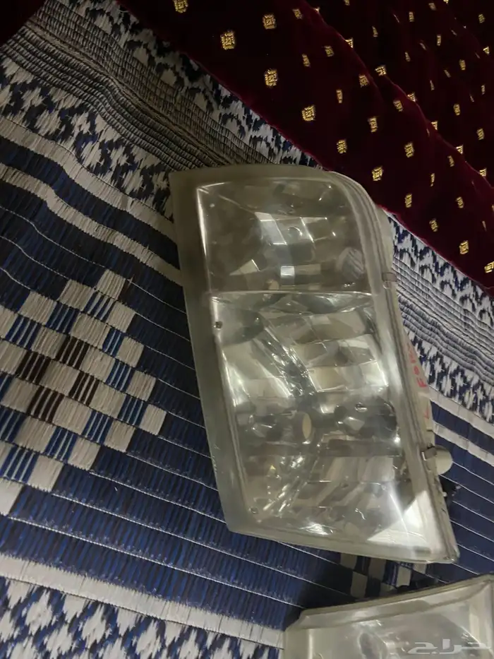 للبيع شمعات فورد فكتوريا من موديل 2005الى 2012 10