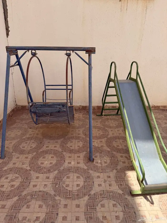 مرجيحه زحليفة سريرخشب للطفال مستعملات مع كرسي حديد ا 0