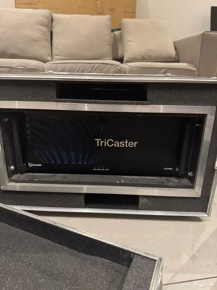 جهاز بث تلفزيوني احترافي NewTek TriCaster 860 Multi-Standar 16