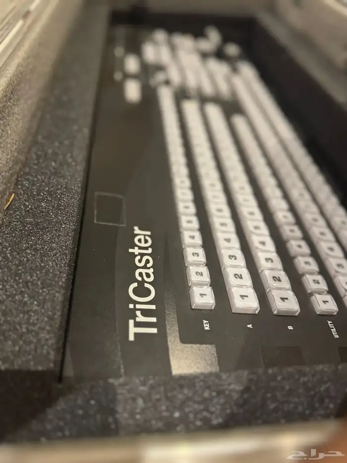 جهاز بث تلفزيوني احترافي NewTek TriCaster 860 Multi-Standar 2
