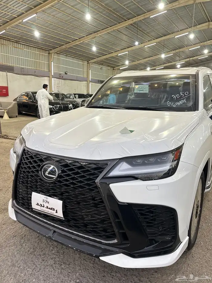 لكزس 2025 LX600 اف سبورت عداد جديد سعودي 3