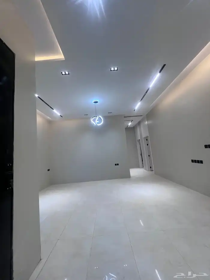 ادوار ارضيه للبيع بحي الجنادريه 2