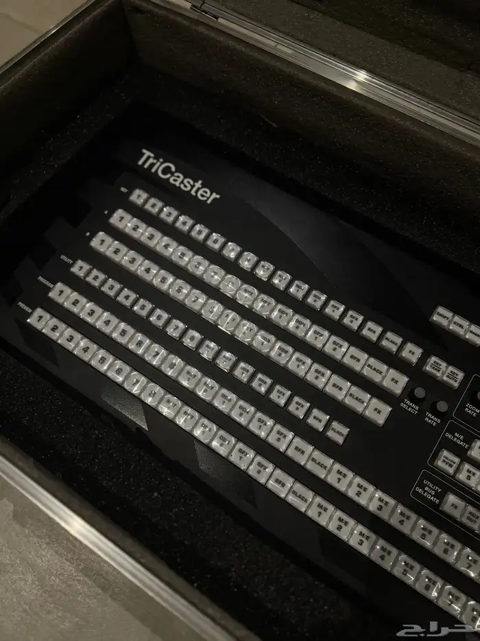 جهاز بث تلفزيوني احترافي NewTek TriCaster 860 Multi-Standar 3