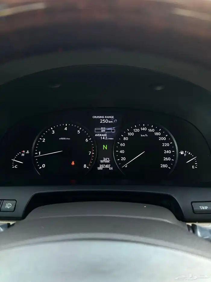 للبيع لكزس LS460 لارج مديل 2015 فل الترا 13