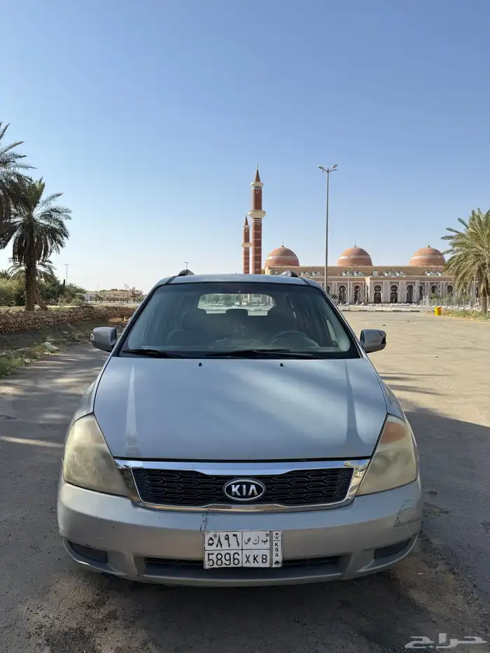 كيا كارنيفال   فان 1