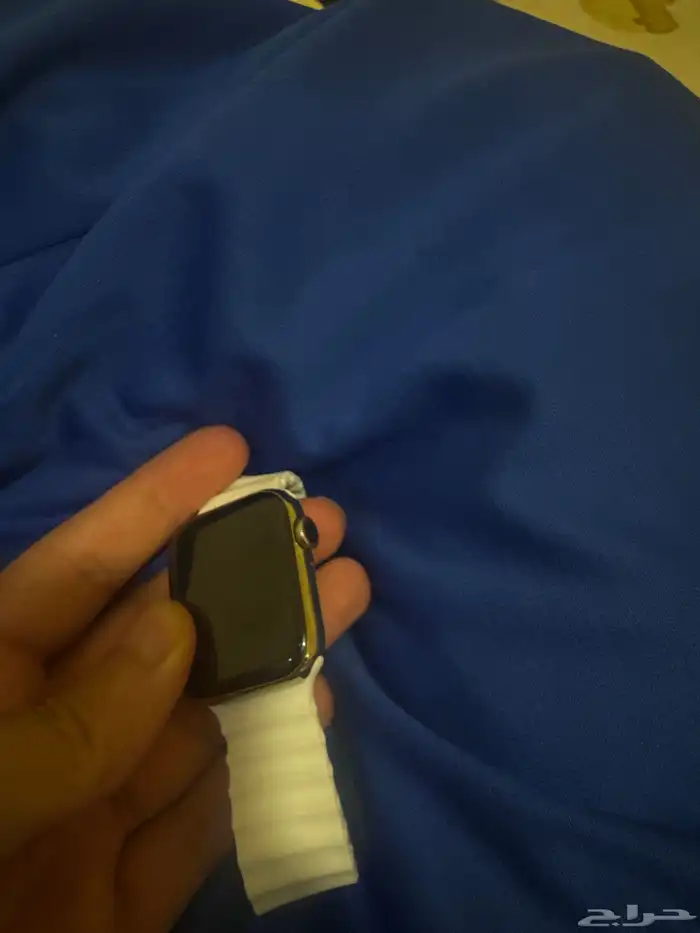 ساعه ابل ووتش اصليه مع الشاحن والسير 0
