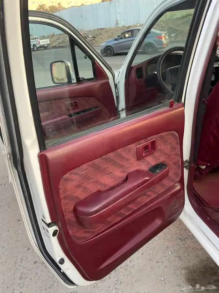 هايلوكس 2001 GLX ماشيه 287 الف فقط 7