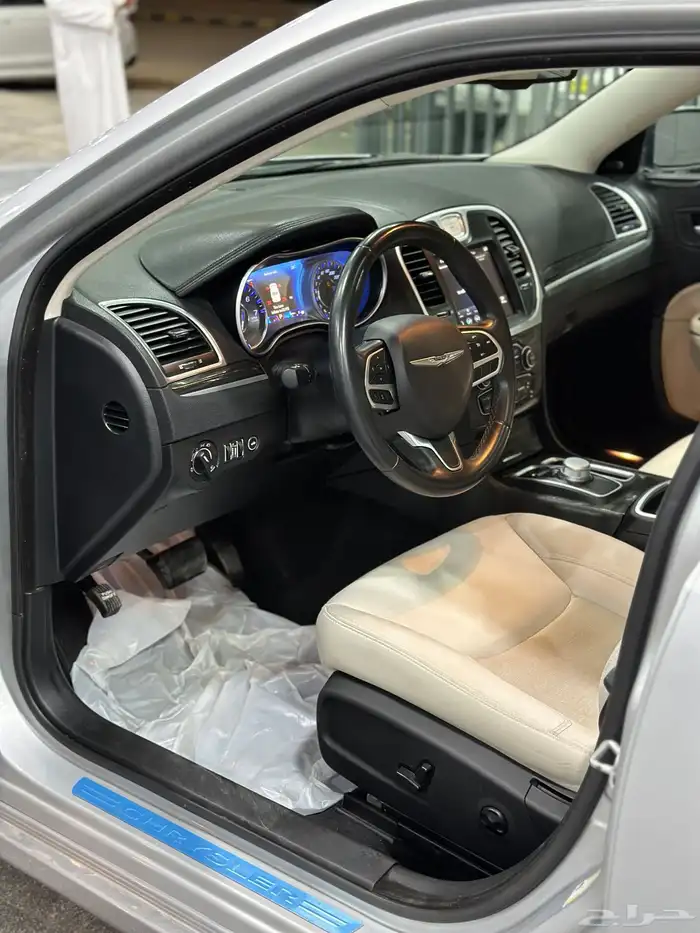 كرايزلر C300 فضي 2021 عداد 31 لدى معرض(عبيد الرشيدي) 21