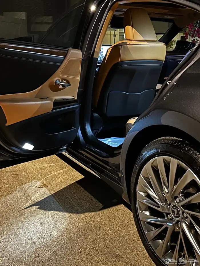 لكزس ES350 2023 14