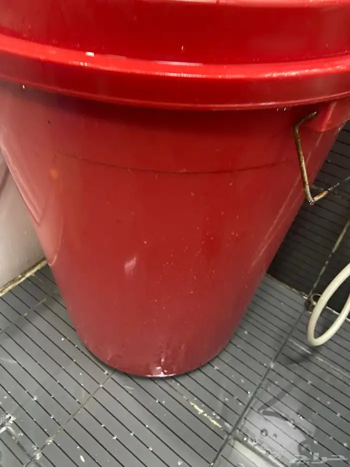 لمبات كوليدر مياه جالون ترابيزه طاولة خشب شاشة كمبيوتر شاشة 5