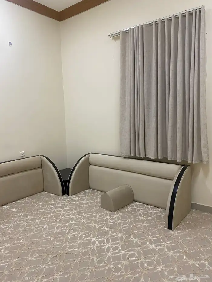 كنب وطاولتين وفرشه وستاره 1