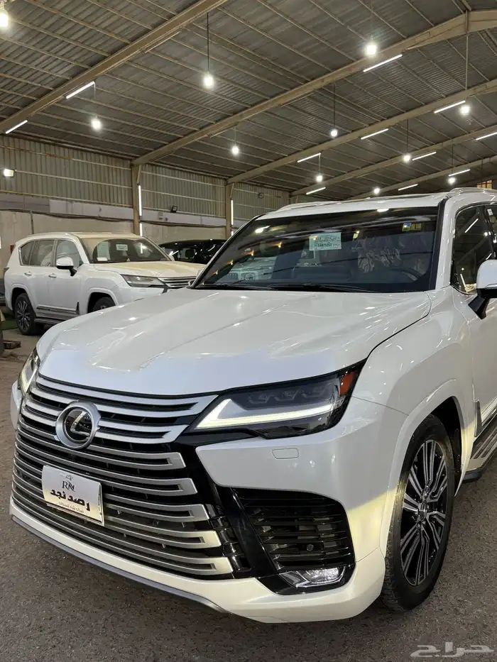 لكزس 2025 LX600 BB عداد 5300 كيلو سعودي فل 3