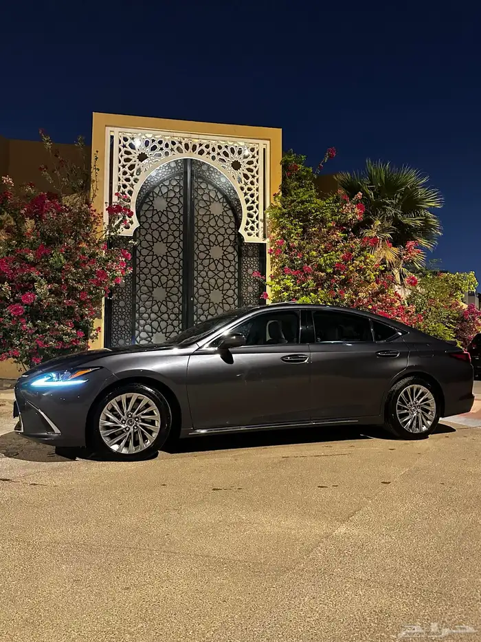 لكزس ES350 2023 0