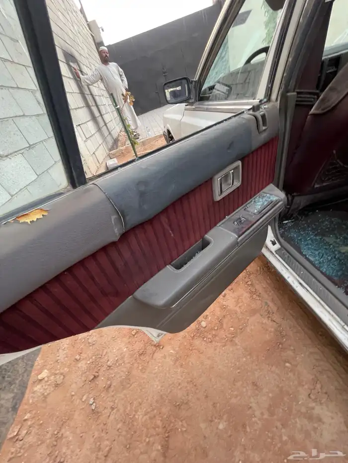 نيسان لوريل 1985 200L تشليح قطع 20