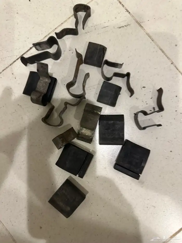 مرسيدس بنز 560 و 300 w126 كل ازرار وجلد وكلبسات 12