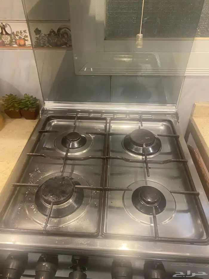 للبيع غاز ايطالي 60 60 جليم غاز الزقزوق نظيف 4 عيون 0