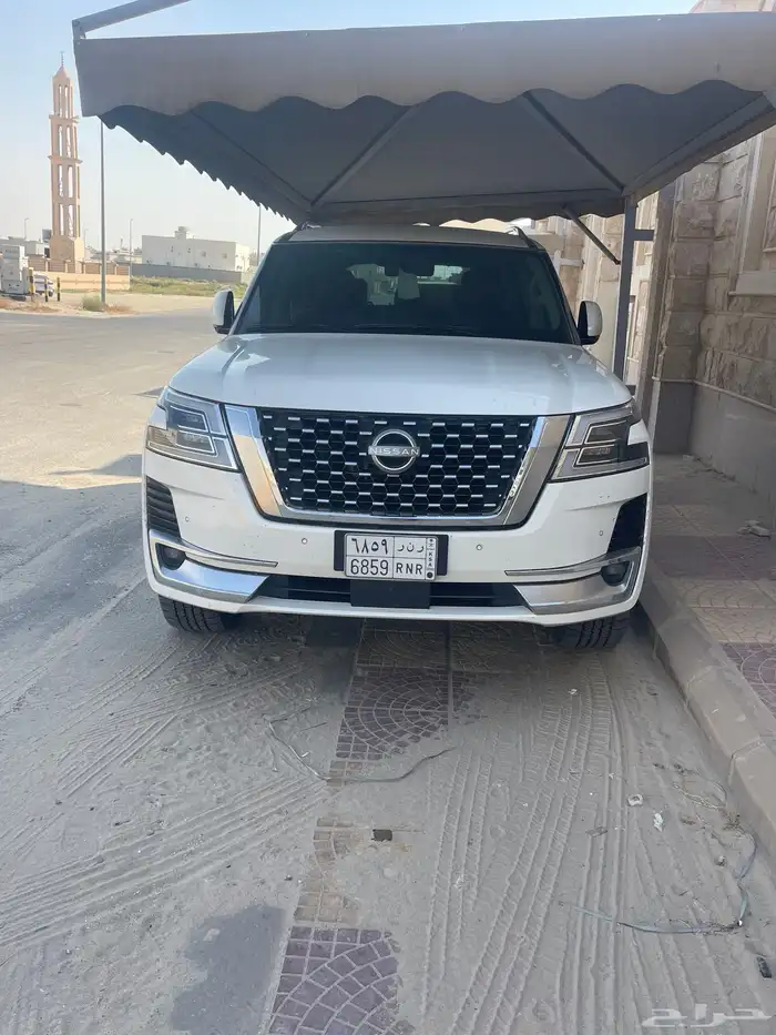 نيسان 4