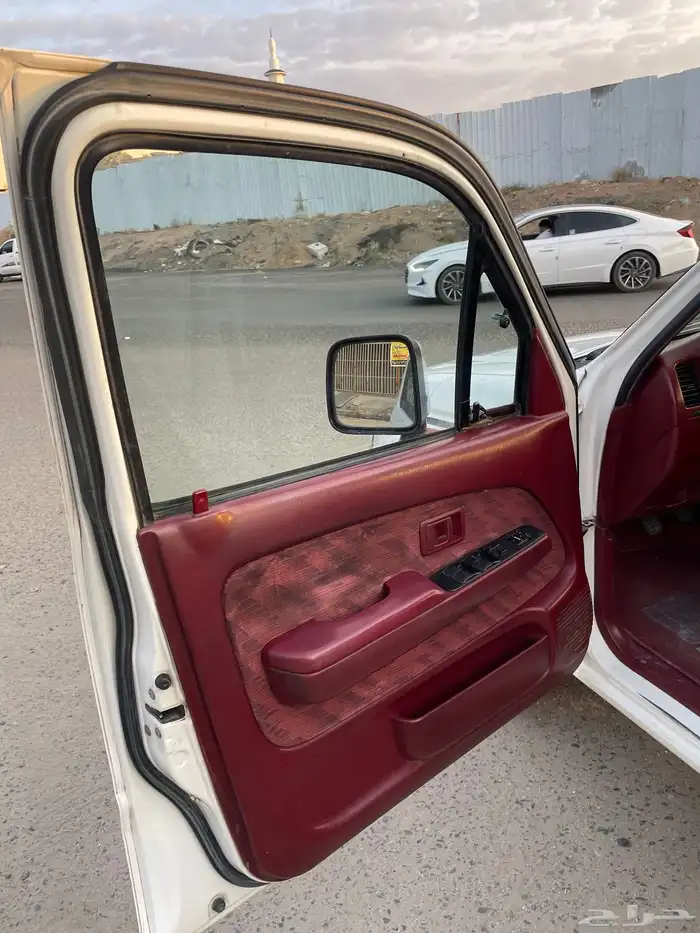 هايلوكس 2001 GLX ماشيه 287 الف فقط 5