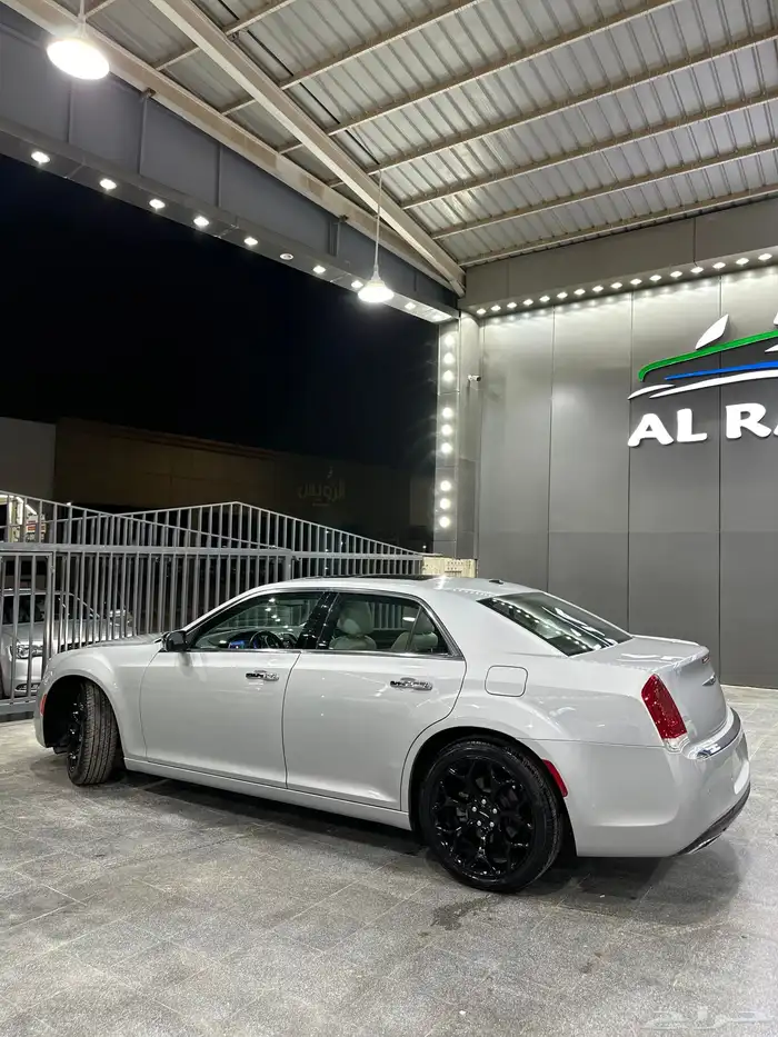كرايزلر C300 فضي 2021 عداد 31 لدى معرض(عبيد الرشيدي) 5