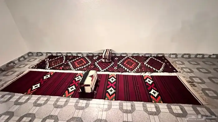 مدات صوف شغل يدوي طول 4 متر و العرض 1 نظيفه شرط 1