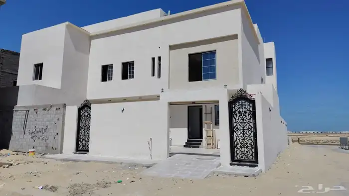 فيلا دبلكس متصلة للبيع بسعر مميز الجبيل حي الضاحية 1
